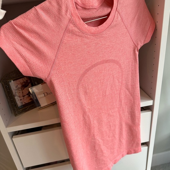 lululemon athletica Coral Short Sleeve Tee - Picture 5 of 6